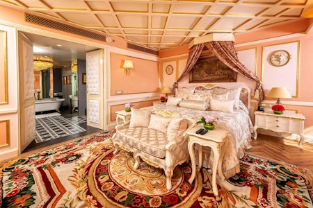 belle epoque bedroom at the lodhi delhi