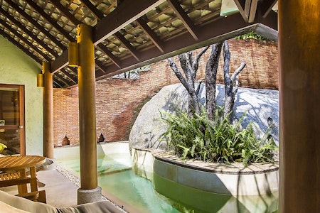 pool villa