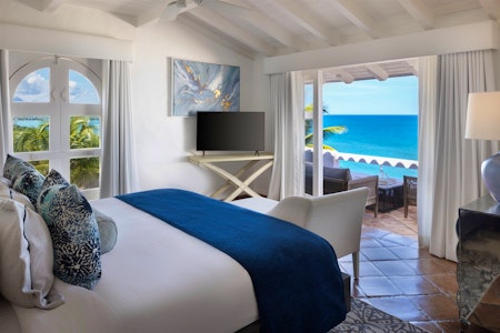 hilltop four bedroom villa with pool